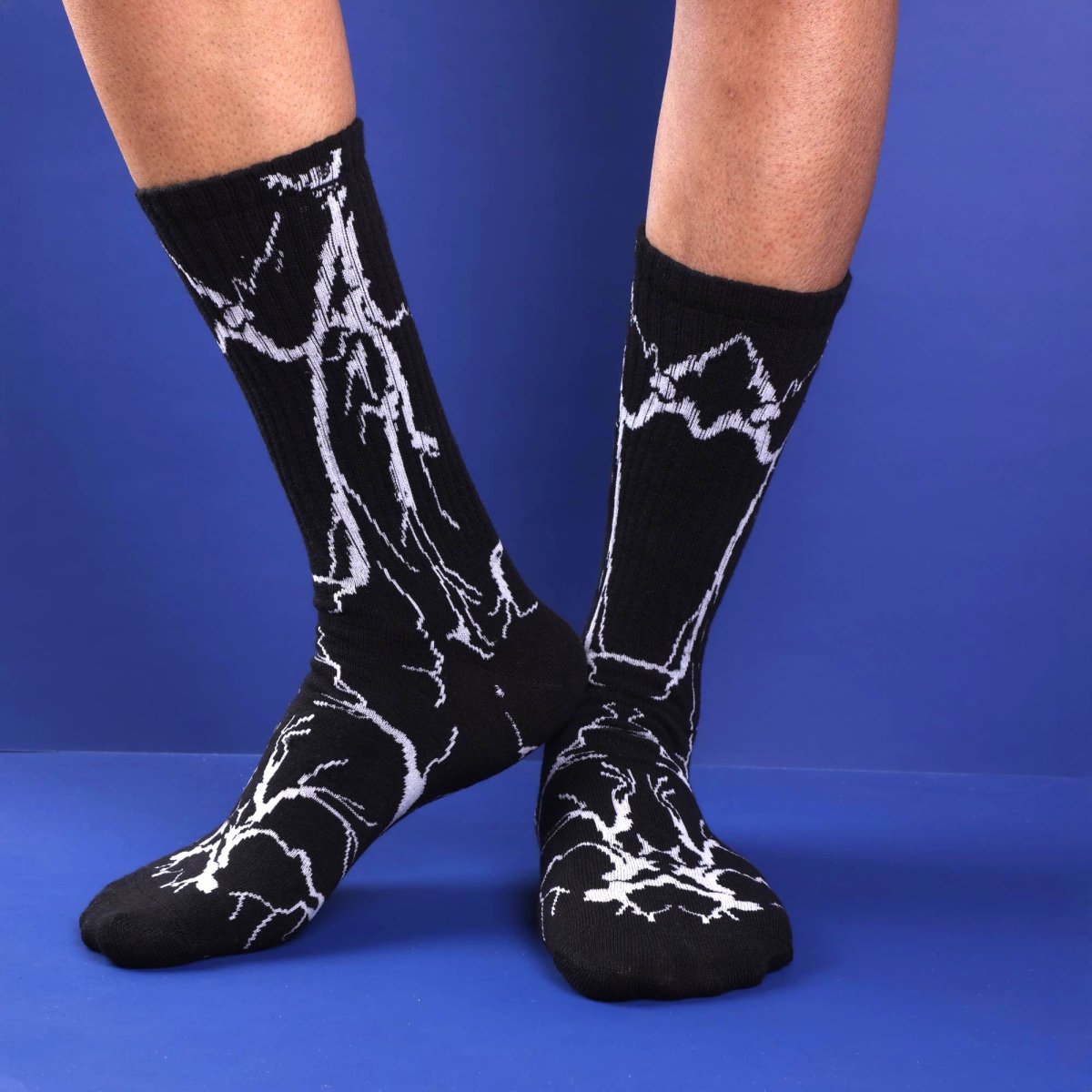 Elemental Shock - BLACK - WHITE LIGHT - Sockscarving - Feel The Comfort