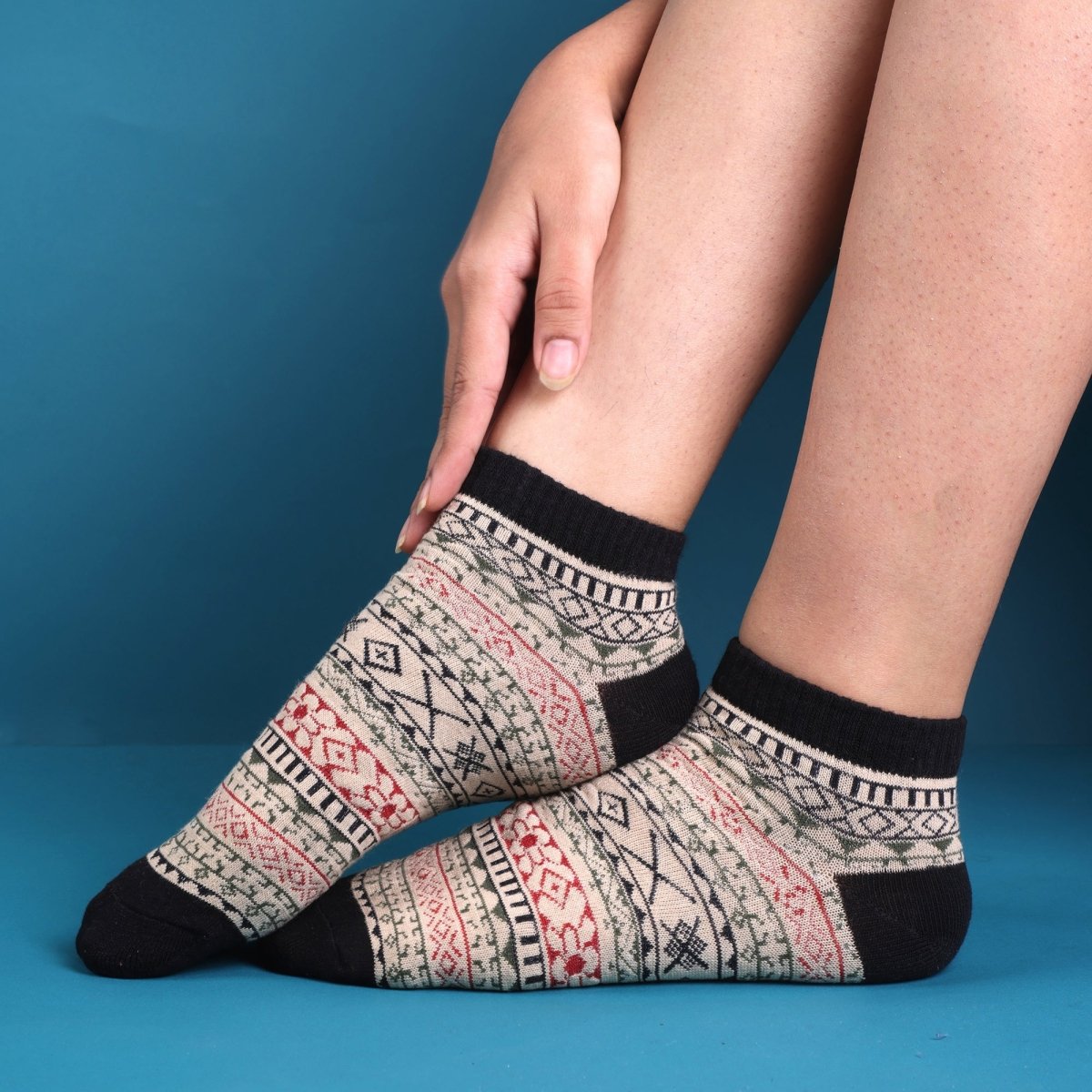 Wanderlust Weave - BLACK - Sockscarving - Feel The Comfort