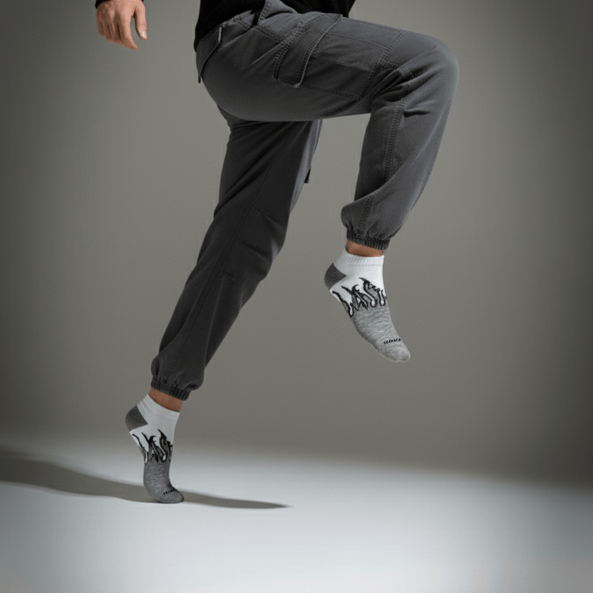 Elemental Spark - GREY/WHITE - BLACK FLAMES - Sockscarving - Feel The Comfort