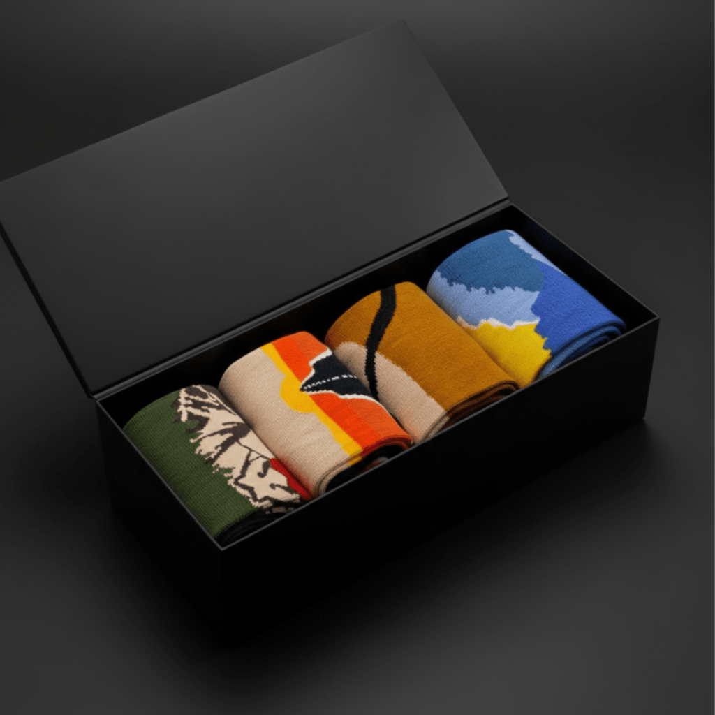 Abstract Canvas: Wearable Art - Sockscarving - Feel The Comfort