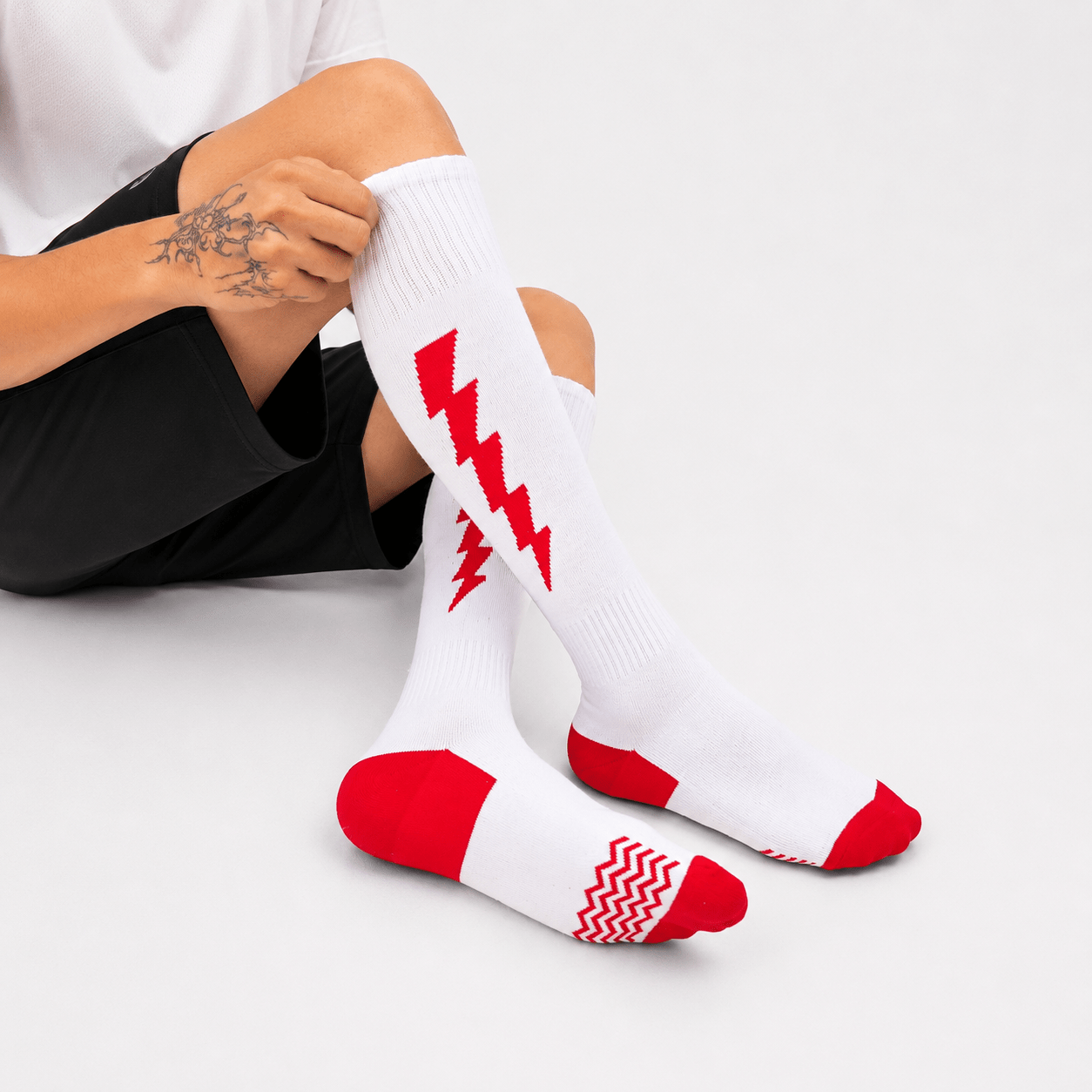'-Flash Performer Knee length Socks - White/Red-
