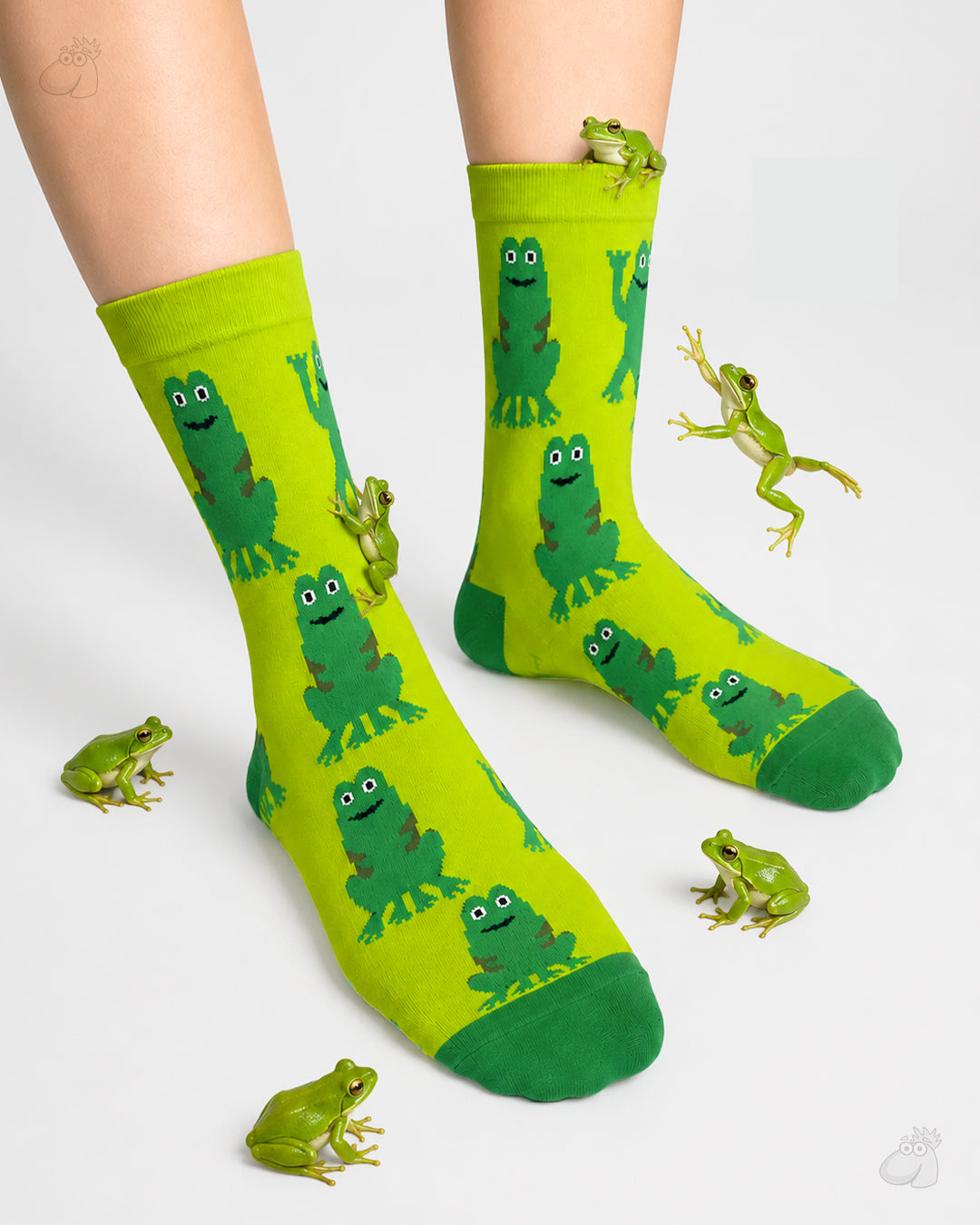 Frog Socks Sockscarving- Rainy Days Edition