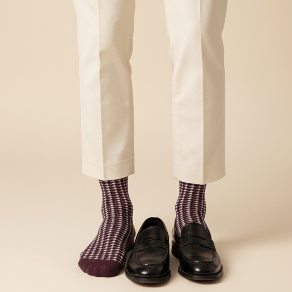 Signature Weave: Patterned Perfection - Sockscarving - Feel The Comfort