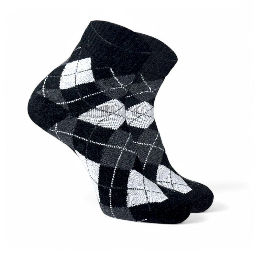 Winter Argyle - Black - Sockscarving - Feel The Comfort