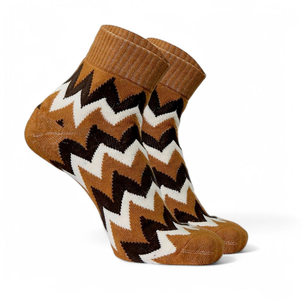Winter Chevron - Brown - Sockscarving - Feel The Comfort