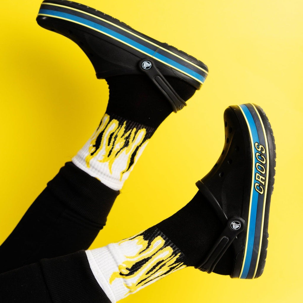 Elemental Blaze - BLACK/WHITE - YELLOW FLAMES - Sockscarving - Feel The Comfort