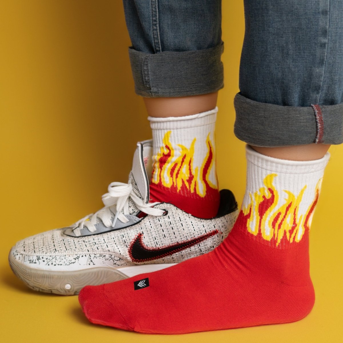 Elemental Blaze - RED/WHITE - YELLOW FLAMES - Sockscarving - Feel The Comfort